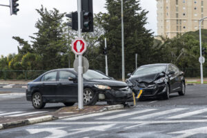 How Benton Accident & Injury Lawyers Can Help After a Red and Yellow Light Accident in Dallas